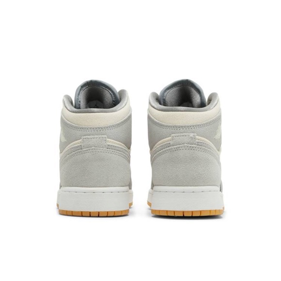 New Air Jordan 1 Mid SE GS - Picture 5 of 7